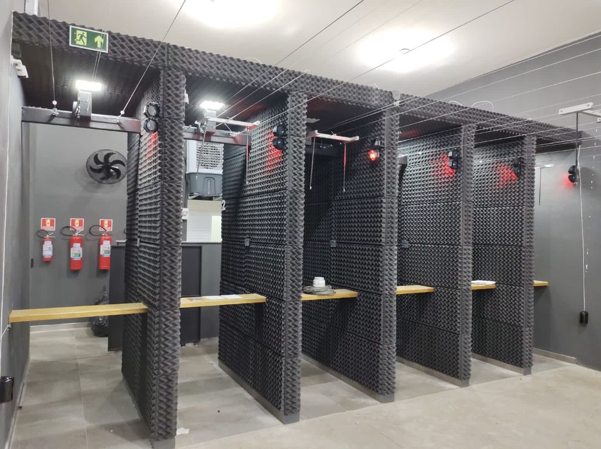 linha de tiro pela pista